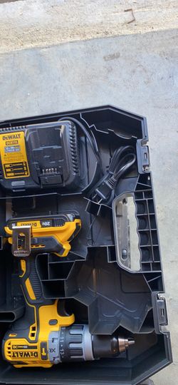 DEWALT DCD796 1/2”(13mm)CORDLESS HAMMER DRILL/DRIVER BATTERY CHARGER