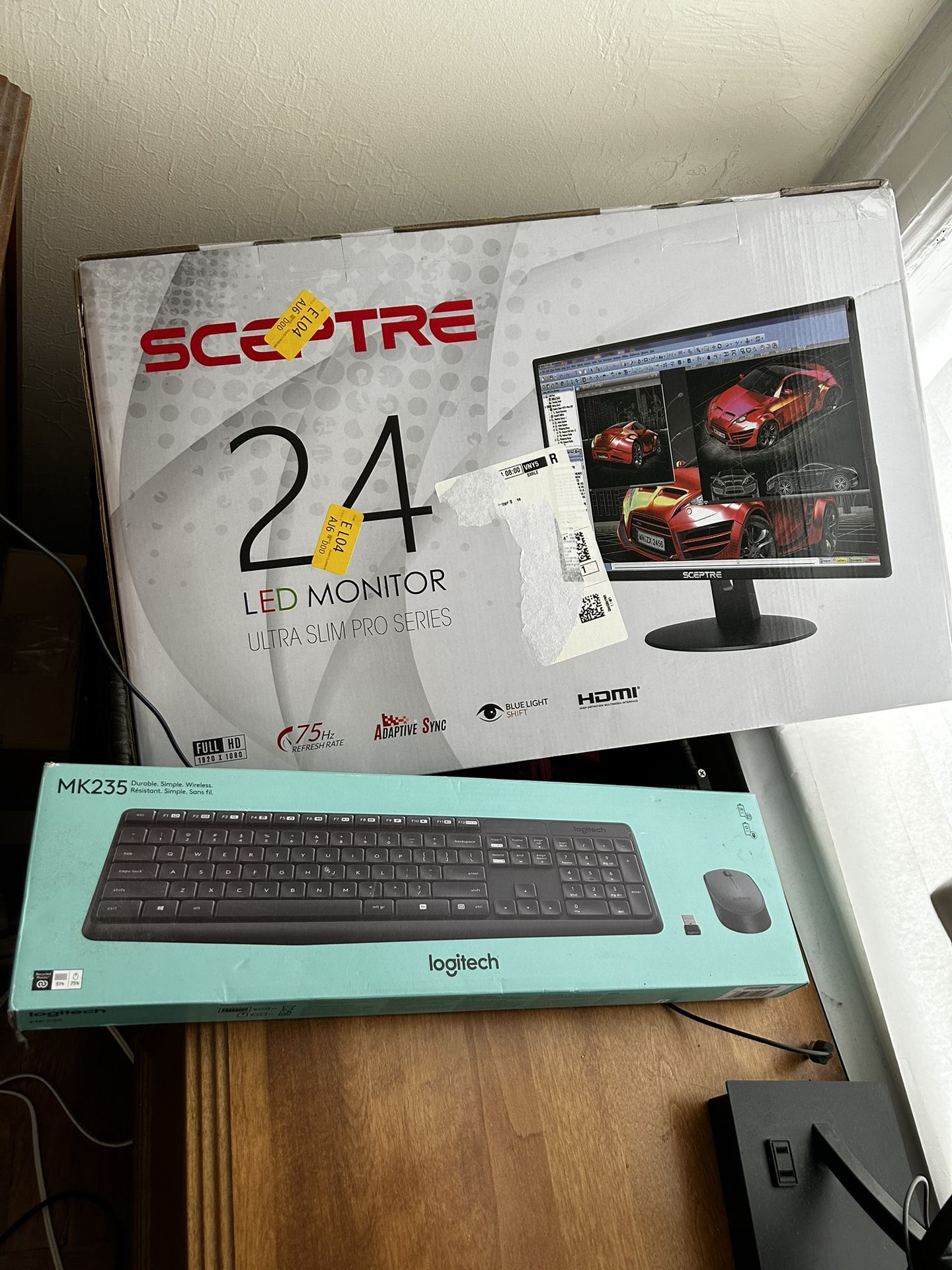 Computer Monitor and Wireless Keyboard And Mouse
