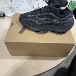 Yeezy 700 V3 