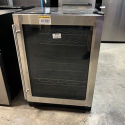 23.4 in. 50 Bottle, 154 Can, Wine and Beverage Cooler with Stainless Steel Door