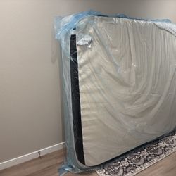 Sealy Ease California King Adjustable Base & Tempurpedic Mattress - LIKE NEW