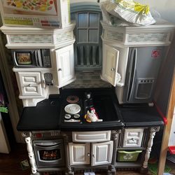 Step 2 Lifestyle Dream Toddler Kitchen