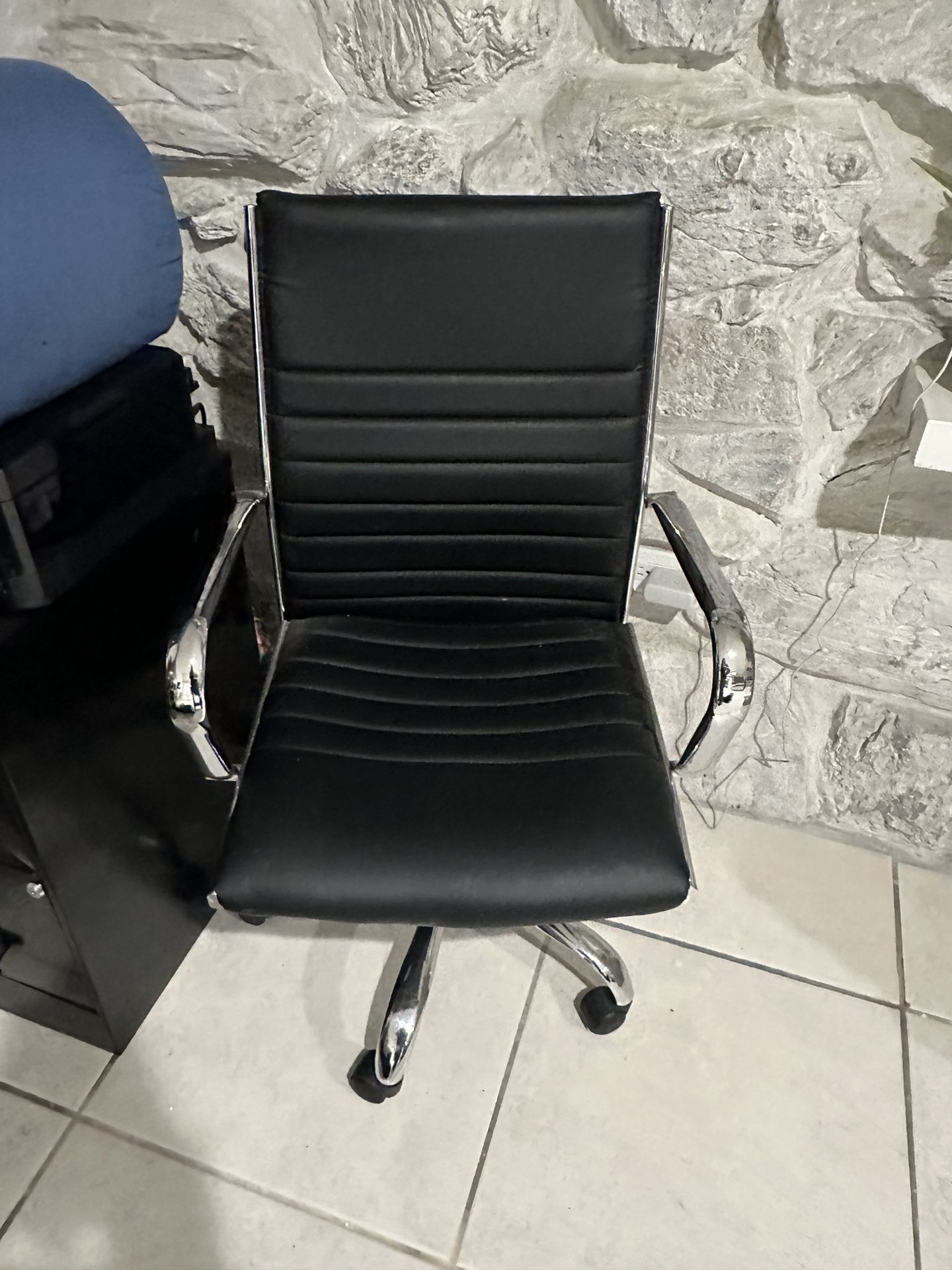 Black Leather Desk Chair 