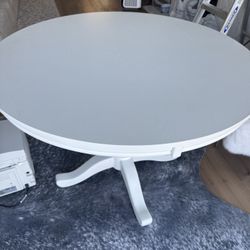 Solid Wood White 42” Round Pedestal Dining Table