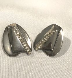 Modernist abstract silver tone w prong set rhinestones clip earrings