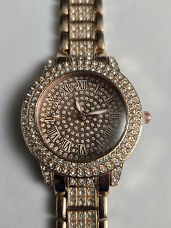 Women's Rose gold Fashion Watch with Rhinestones