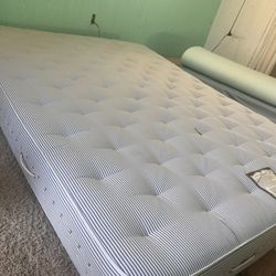 Queen Size Bed With Frame 
