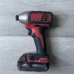 Milwaukee Compact Drill 