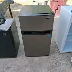 Danby Designer Mini Refrigerator/ Separate Freezer