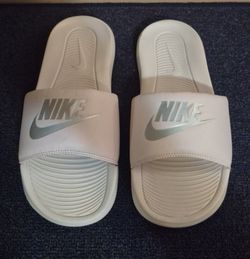Nike Victori One Slides - Wm (Sz 10)