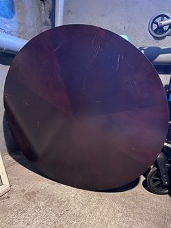 Round coffee table