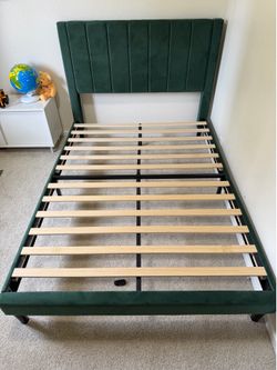 Like new Full size bed frame velvet green
