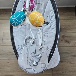4 Moms Baby Swing w/ Bluetooth 