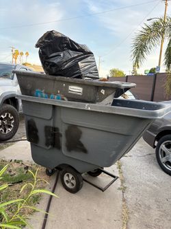 Rubbermaid Commercial Tilt Truck Waste Cart