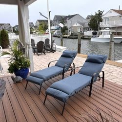 4 Chaise Lounges