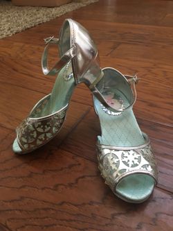 Girls Elsa shoes size 13