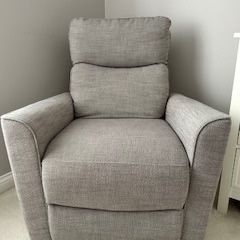 Comfort Swivel Glider's gentle gliding motion and convenient 360° swivel.