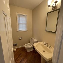 Toilet & Pedestal Sink