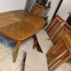 Kitchen Table/ Mesa