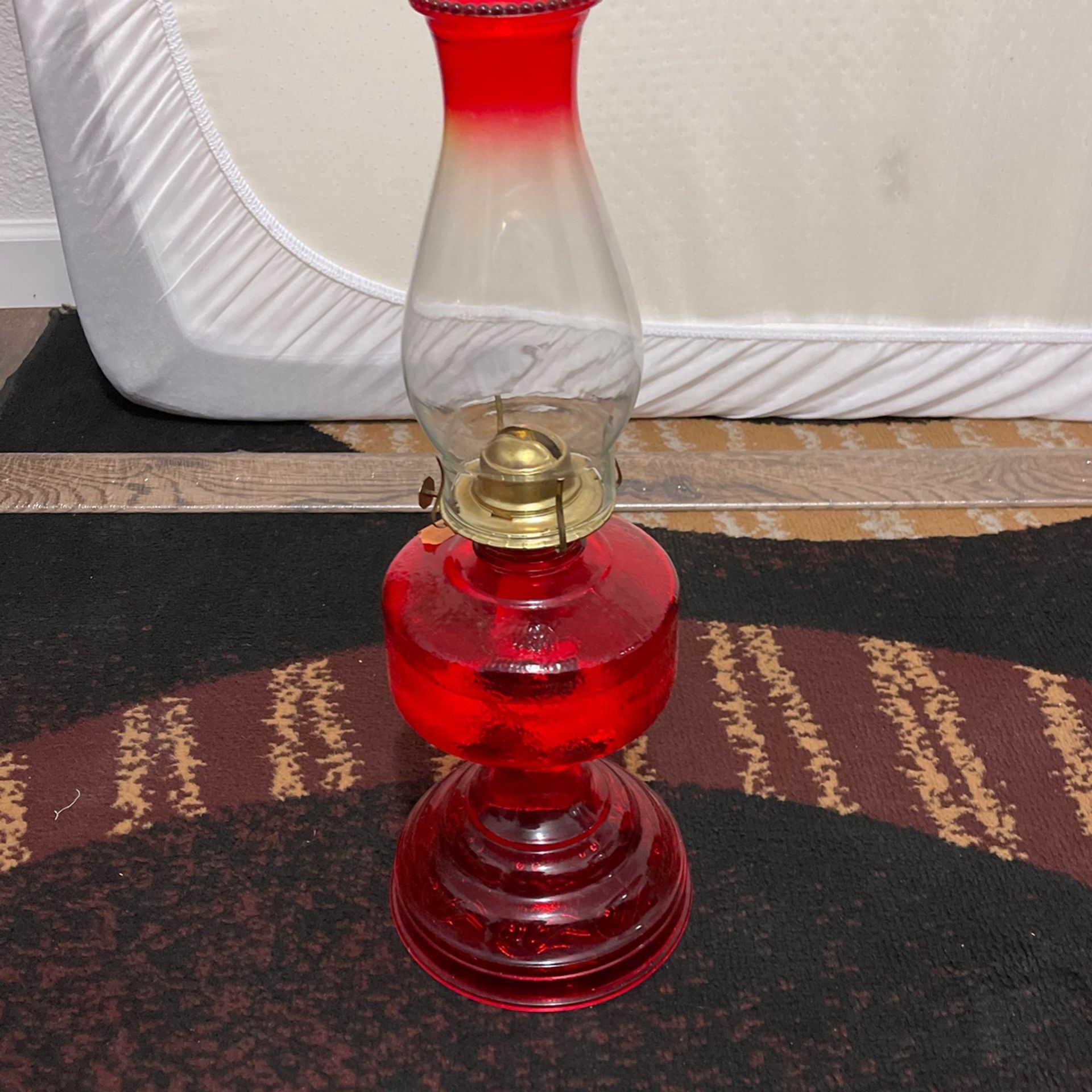 Red Antequ Lamp