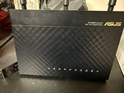 ASUS (RT-AC68R) Wireless-AC1900 Dual-Band Gigabit Router