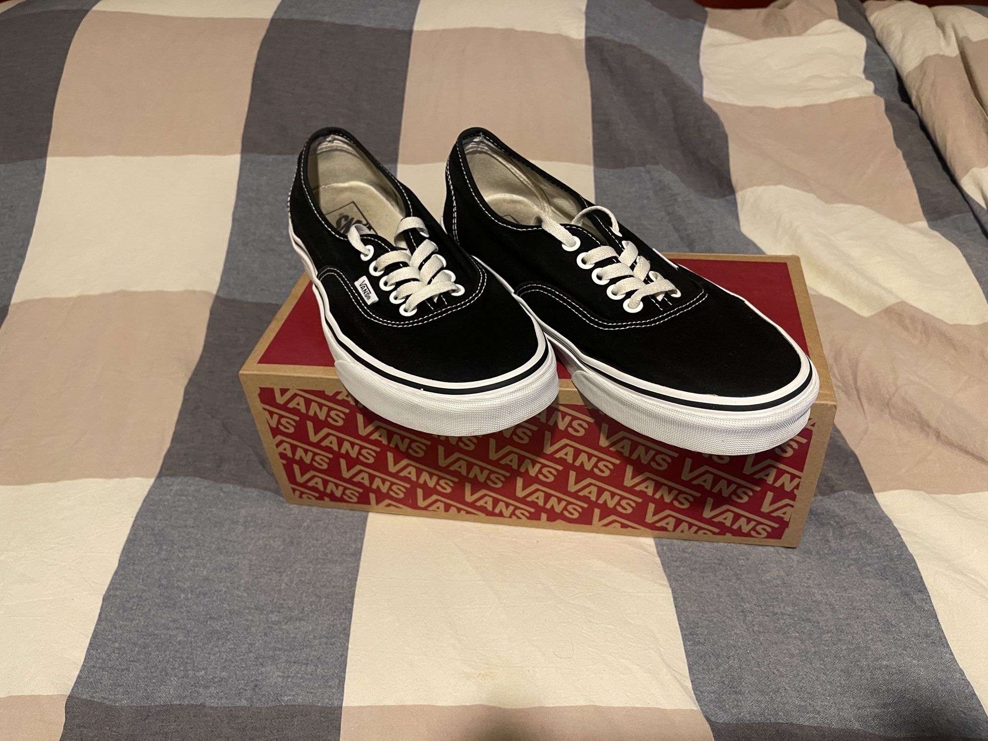 Vans Authentic Shoes Black Size Men’s 9.5 Women’s 11.0 Lightly Used