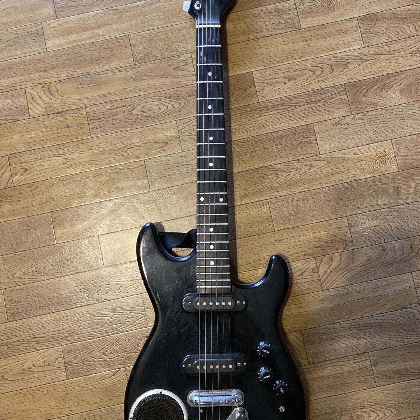 Terminator Synsonics Guitar for Sale in Charlotte, NC - OfferUp