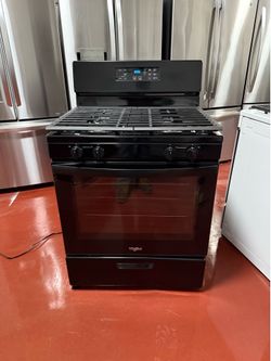 Whirlpool 4-burner gas stove in perfect working condition. Delivery and installation available with a 3-month warranty.