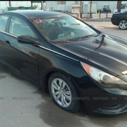 10-15 Hyundai sonata parts partout,  bad motor, good body parts