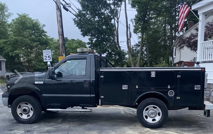 F-350 V10 Triton Gas 4x4 Low Miles
