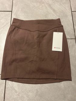 Lululemon Scuba Mid-Rise Mini Skirt  Taupe Taupetastic Women's small $35 price is firm