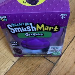 Smush Mart Grape Squishy