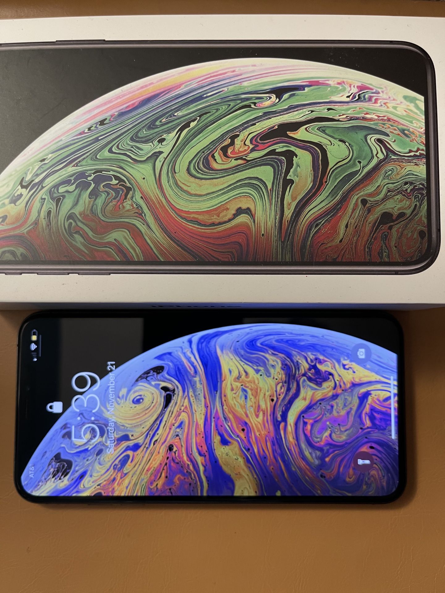 iPhone XS Max | 256 GB | Unlocked | Comes with box