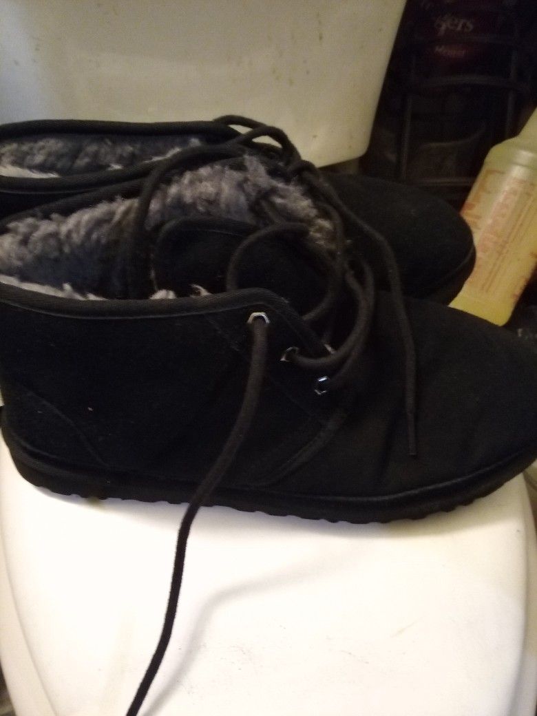 !! Men's UGG Slippers Size 11
