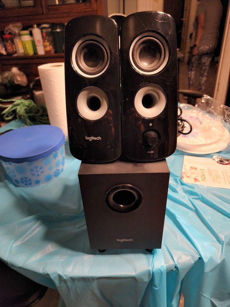 Logitech Computer Speakers With Subwoofer