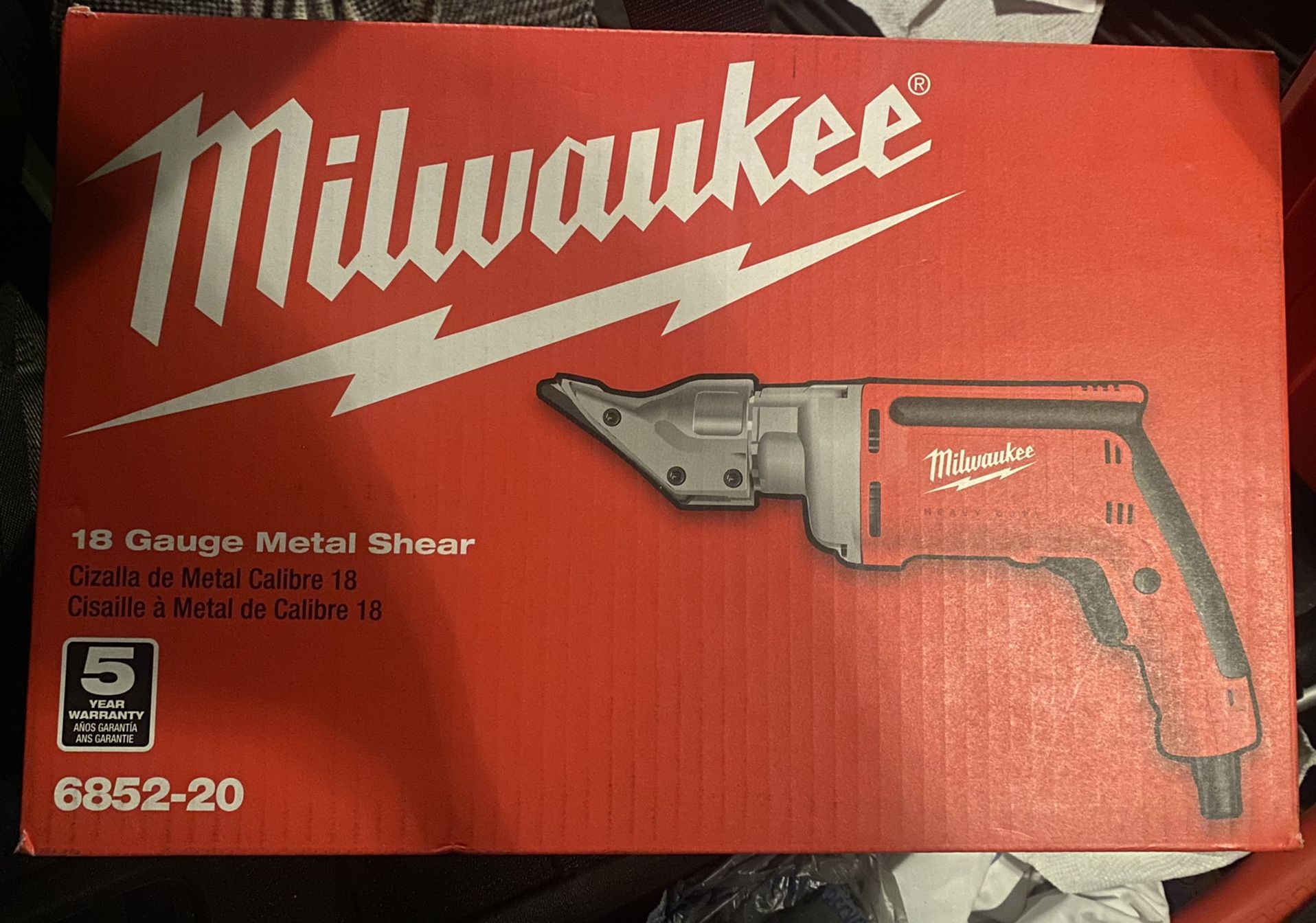 Milwaukee 6.8 Amp 18 Gauge Shear