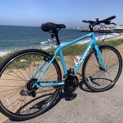 Bicycle Trek FX 3.  27 Speed 19” Medium Size Lightweight Aluminum Frame 