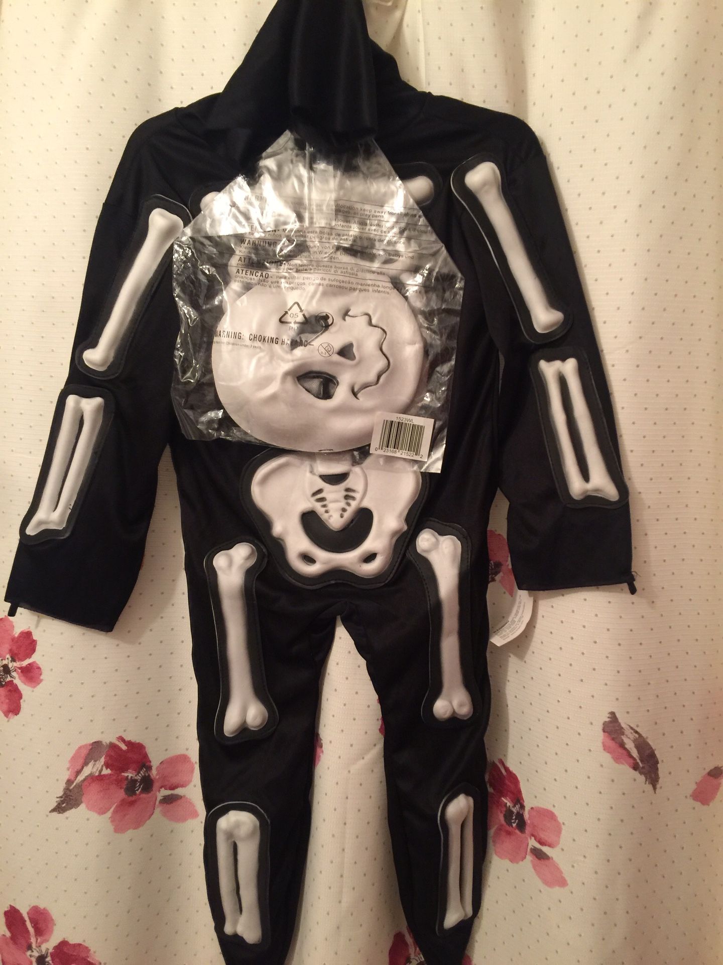 Skeleton costume
