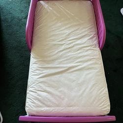 Princess Toddler Bed w/mattress