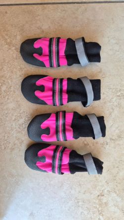 Like-New Pink Waterproof Dog Boots / Paw Protectors w/ Reflective Straps (Size M)