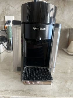 Nespresso Vertuo Coffee and Espresso Maker by De'Longhi, Piano Black with Aeroccino Milk Frother 