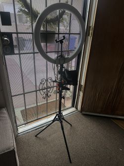 Ring Light With Cell Phone Holder 