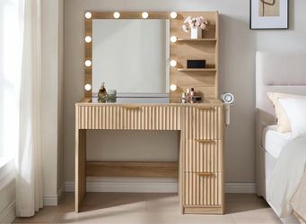 Makeup Vanity with Lighted Mirror