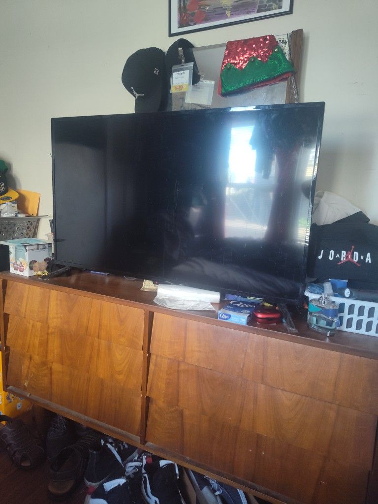 Used INSIGNIA 42" TV