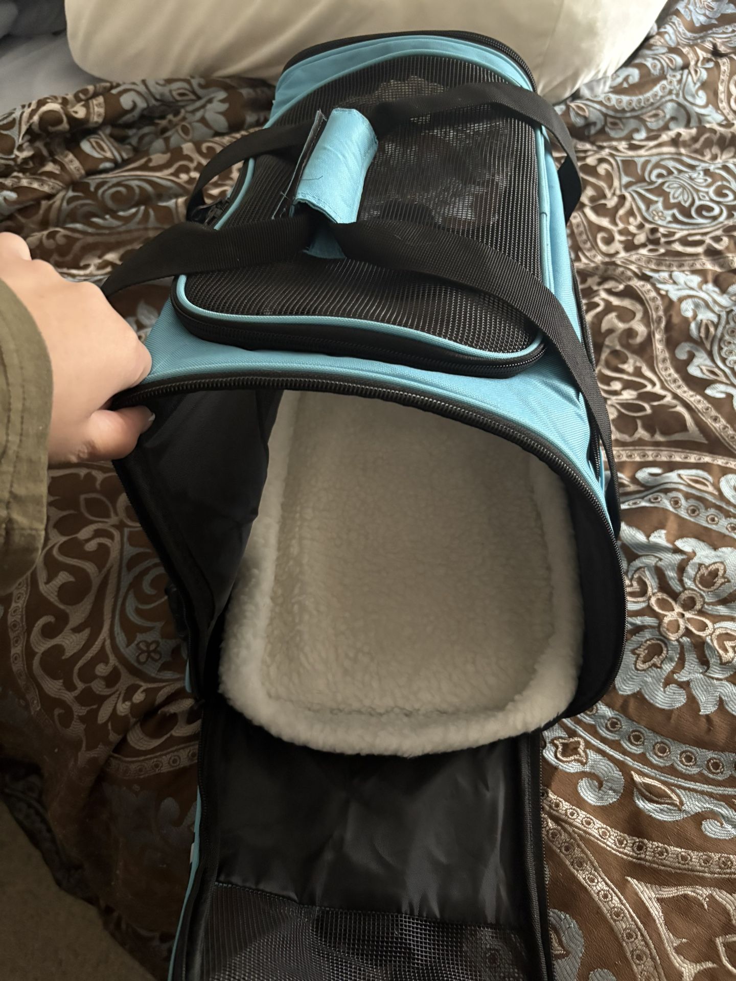 Pet Carrying Case (Small)