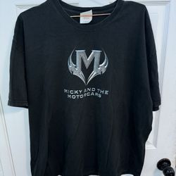 Shirts & Sweatshirts