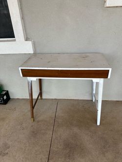 Free desk