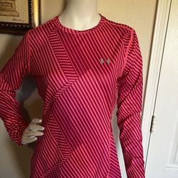 Under Armour ladies sweatshirt size LG/G 