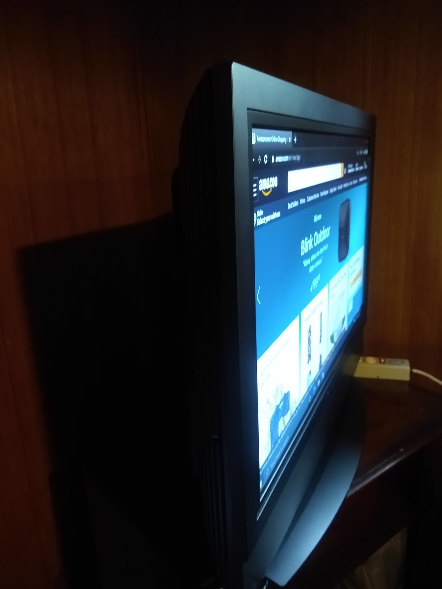 Olivia LCD TV / Monitor. Model: T237 T11 w/ remote