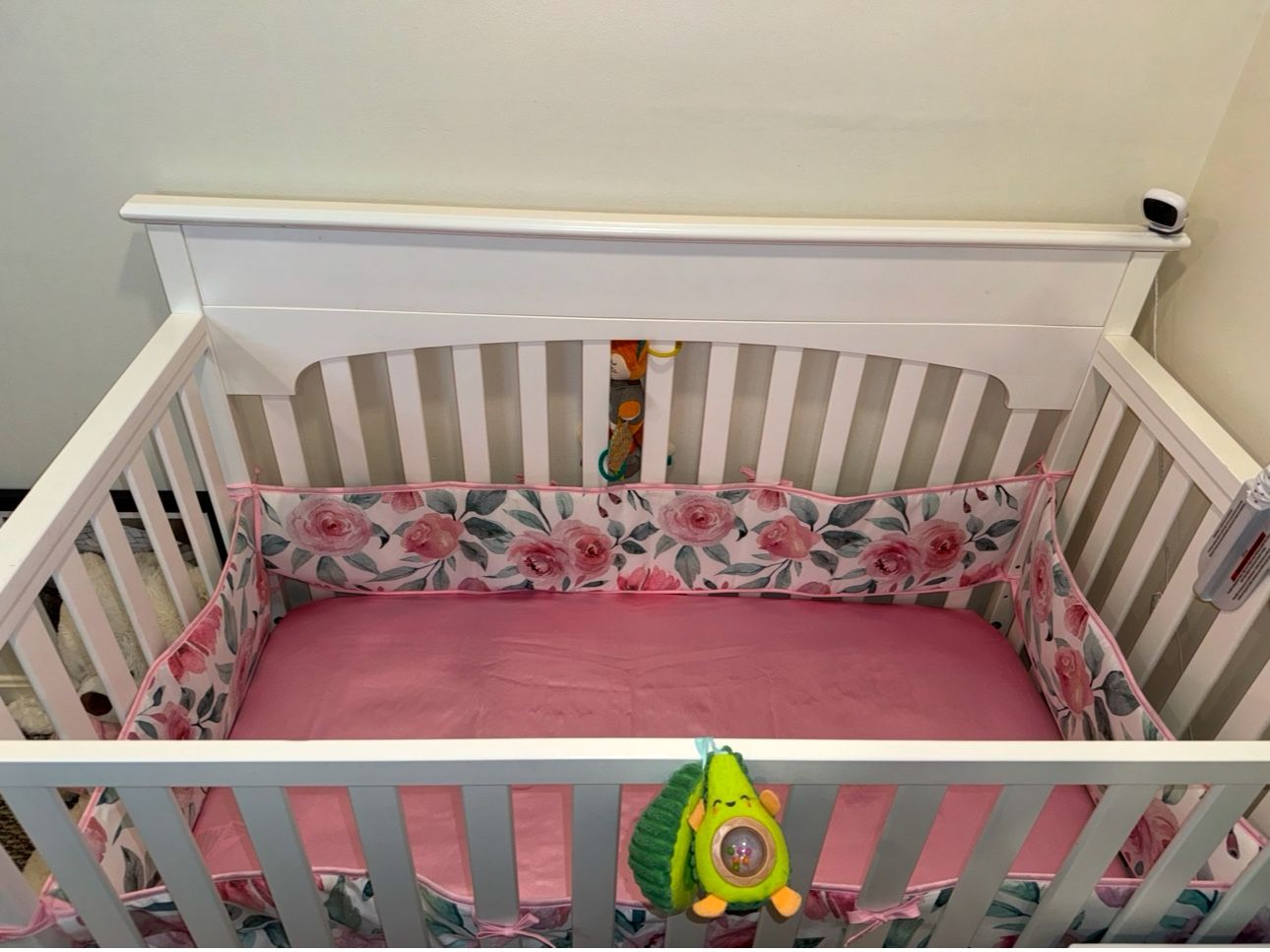 White 3 in 1 convertible crib! 100$ Price Negotiable!
